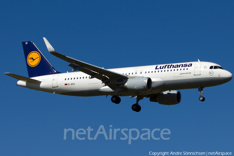 Lufthansa Airbus A320-214 (D-AIUI) | Photo 72888