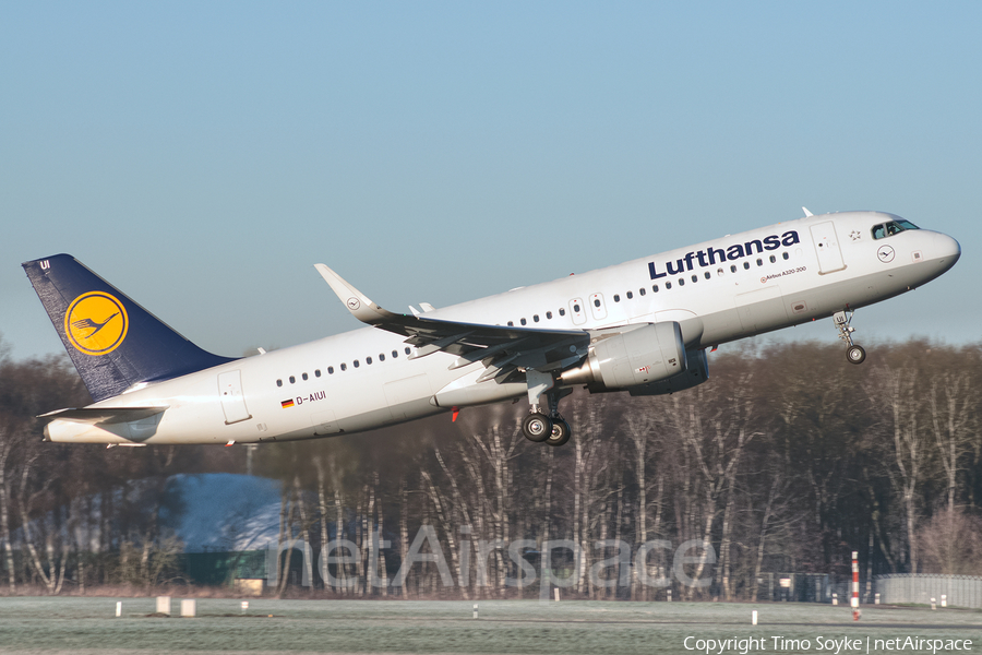 Lufthansa Airbus A320-214 (D-AIUI) | Photo 73681