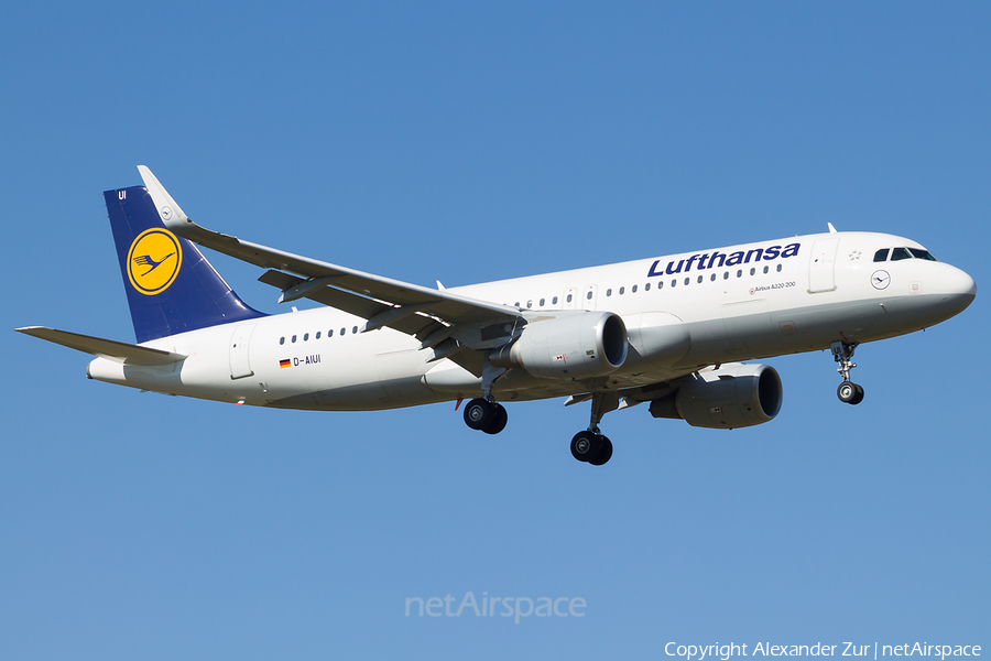 Lufthansa Airbus A320-214 (D-AIUI) | Photo 393291