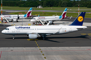 Lufthansa Airbus A320-214 (D-AIUI) at  Hamburg - Fuhlsbuettel (Helmut Schmidt), Germany