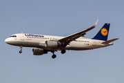 Lufthansa Airbus A320-214 (D-AIUI) at  Luqa - Malta International, Malta