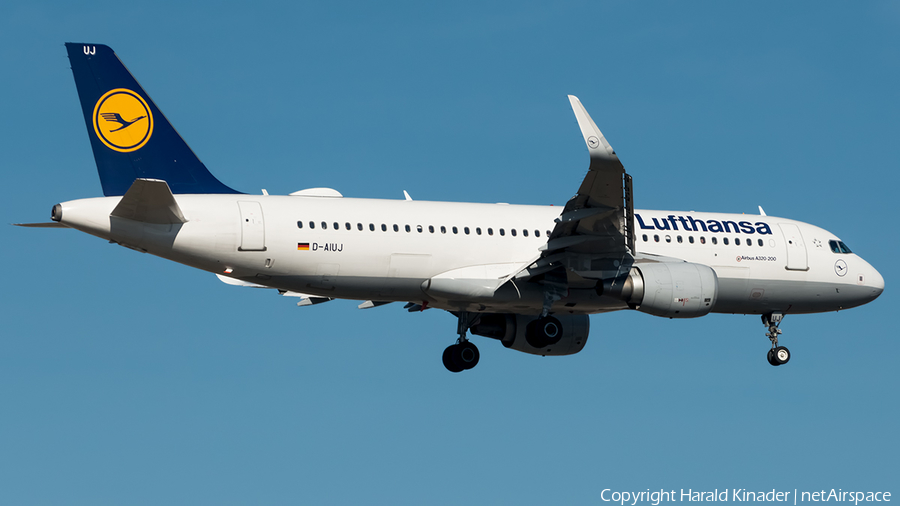 Lufthansa Airbus A320-214 (D-AIUJ) | Photo 301117