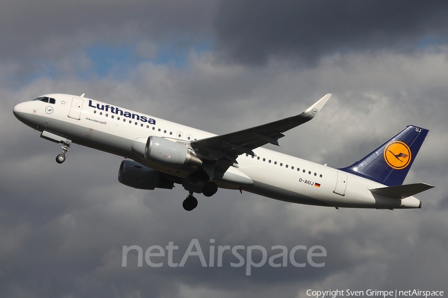 Lufthansa Airbus A320-214 (D-AIUJ) | Photo 102716