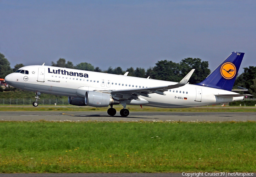 Lufthansa Airbus A320-214 (D-AIUJ) | Photo 131052