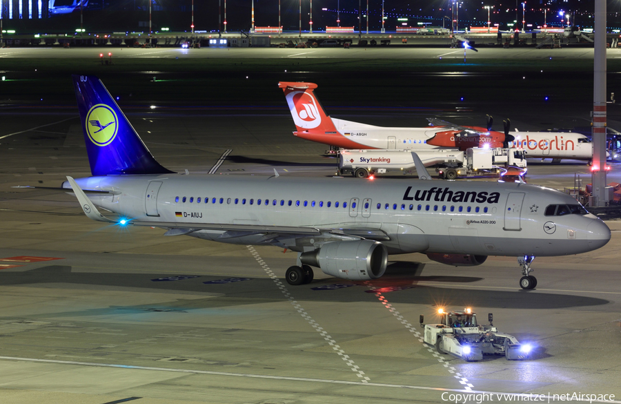 Lufthansa Airbus A320-214 (D-AIUJ) | Photo 131544