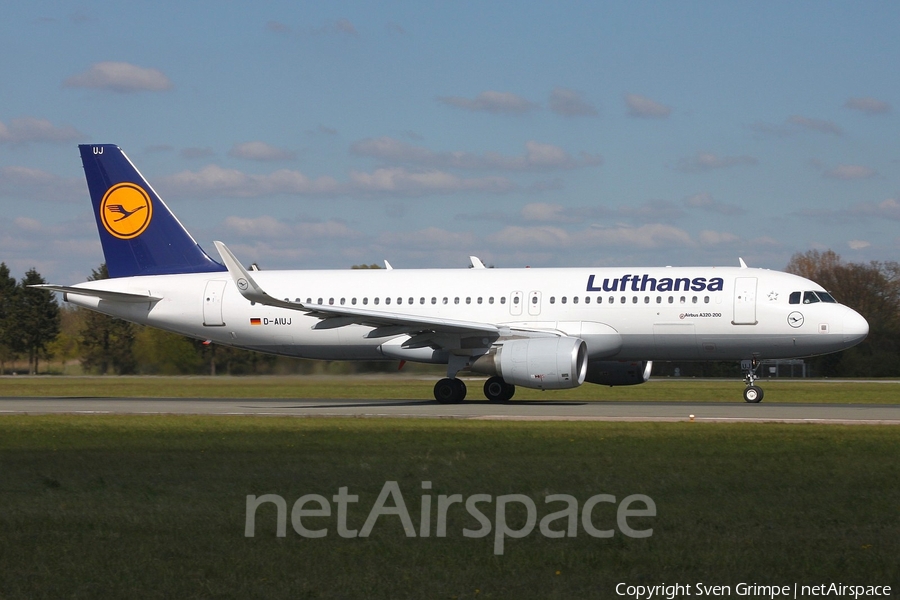 Lufthansa Airbus A320-214 (D-AIUJ) | Photo 189695