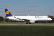 Lufthansa Airbus A320-214 (D-AIUJ) at  Hamburg - Fuhlsbuettel (Helmut Schmidt), Germany