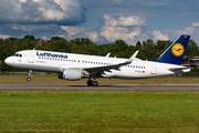 Lufthansa Airbus A320-214 (D-AIUJ) at  Hamburg - Fuhlsbuettel (Helmut Schmidt), Germany