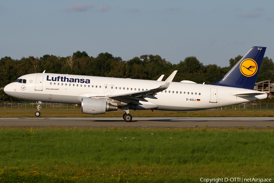 Lufthansa Airbus A320-214 (D-AIUJ) | Photo 469959