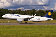 Lufthansa Airbus A320-214 (D-AIUJ) at  Hamburg - Fuhlsbuettel (Helmut Schmidt), Germany