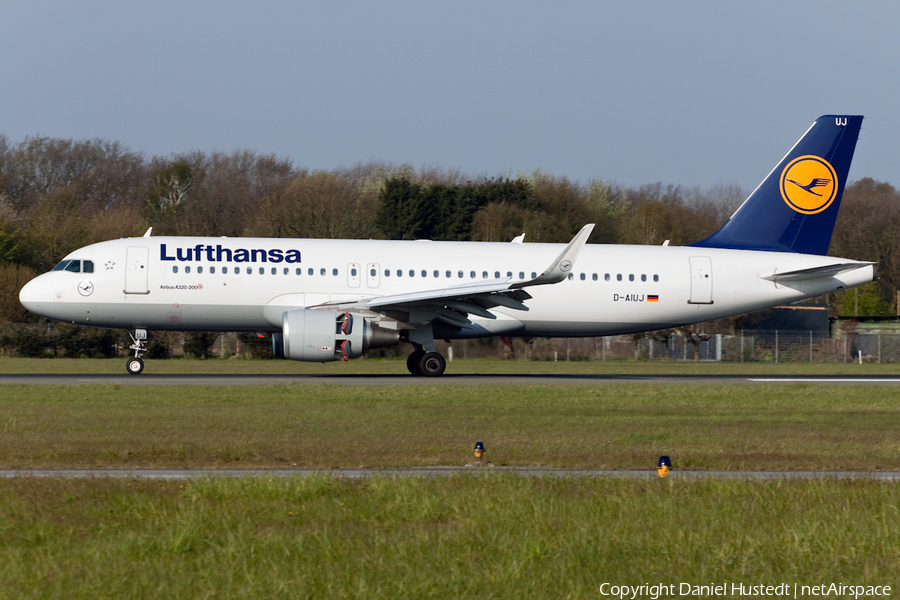 Lufthansa Airbus A320-214 (D-AIUJ) | Photo 479431