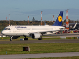 Lufthansa Airbus A320-214 (D-AIUJ) at  Hamburg - Fuhlsbuettel (Helmut Schmidt), Germany