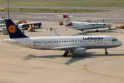 Lufthansa Airbus A320-214 (D-AIUJ) at  Vienna - Schwechat, Austria