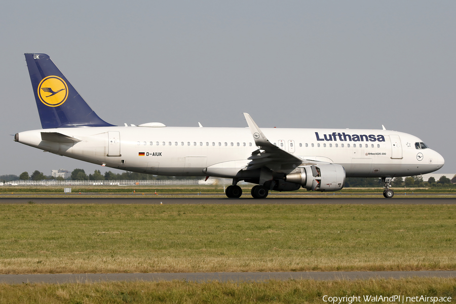 Lufthansa Airbus A320-214 (D-AIUK) | Photo 523505