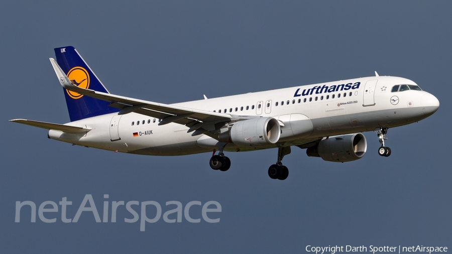 Lufthansa Airbus A320-214 (D-AIUK) | Photo 167469
