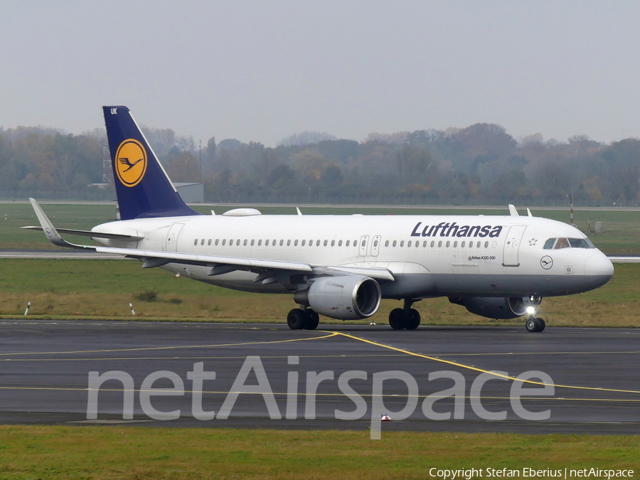 Lufthansa Airbus A320-214 (D-AIUK) | Photo 479142