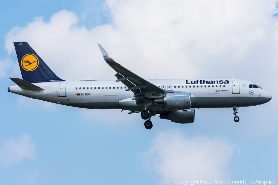 Lufthansa Airbus A320-214 (D-AIUK) | Photo 258716