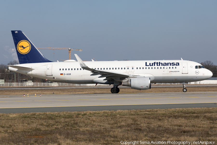 Lufthansa Airbus A320-214 (D-AIUK) | Photo 502371