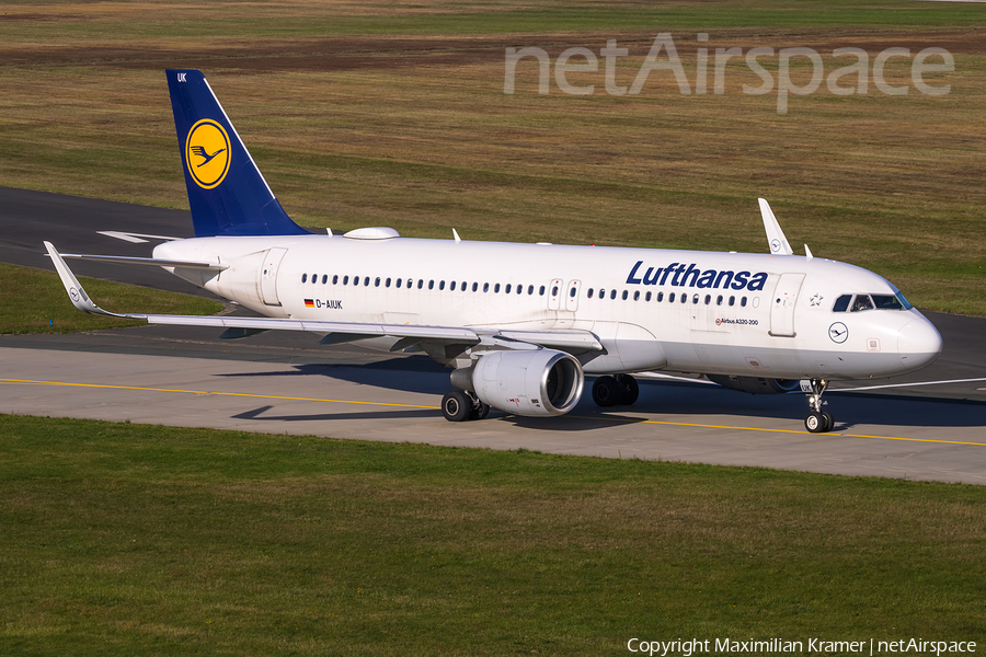 Lufthansa Airbus A320-214 (D-AIUK) | Photo 530784