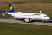 Lufthansa Airbus A320-214 (D-AIUK) at  Hannover - Langenhagen, Germany