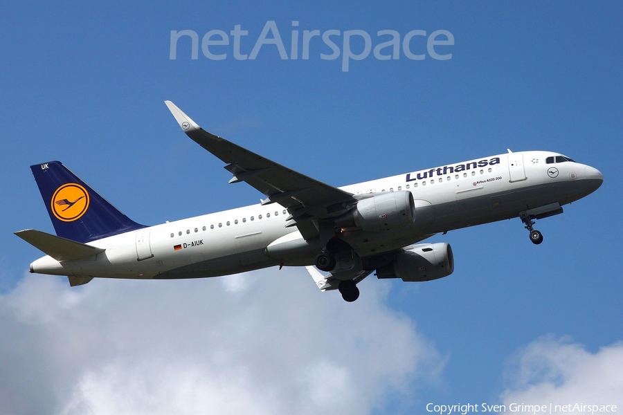 Lufthansa Airbus A320-214 (D-AIUK) | Photo 106294