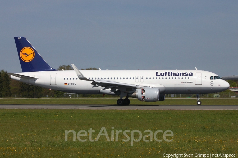 Lufthansa Airbus A320-214 (D-AIUK) | Photo 162455