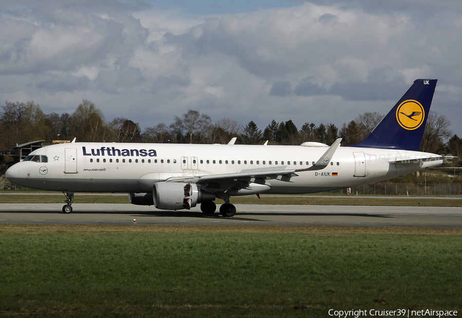 Lufthansa Airbus A320-214 (D-AIUK) | Photo 513800
