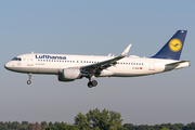 Lufthansa Airbus A320-214 (D-AIUK) at  Hamburg - Fuhlsbuettel (Helmut Schmidt), Germany