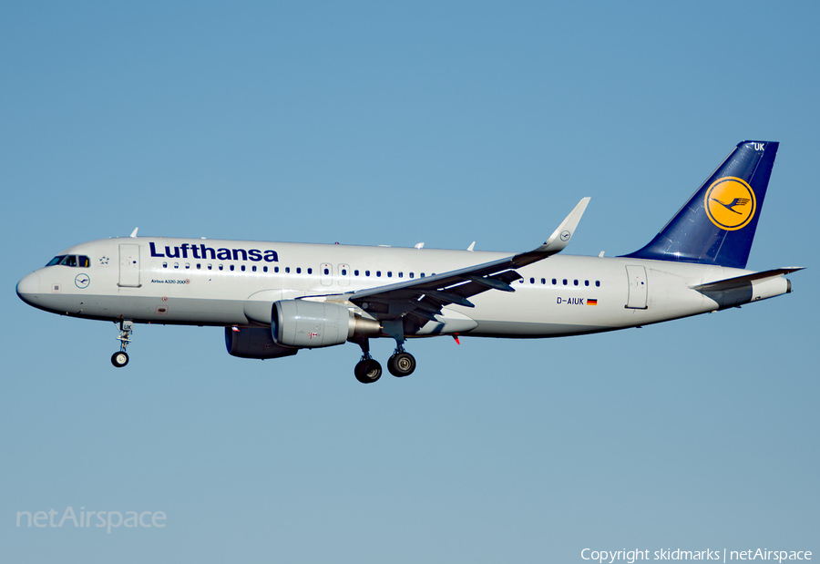 Lufthansa Airbus A320-214 (D-AIUK) | Photo 163119