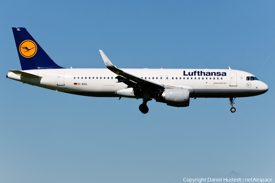 Lufthansa Airbus A320-214 (D-AIUL) | Photo 478387