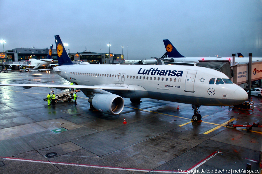 Lufthansa Airbus A320-214 (D-AIUL) | Photo 201740