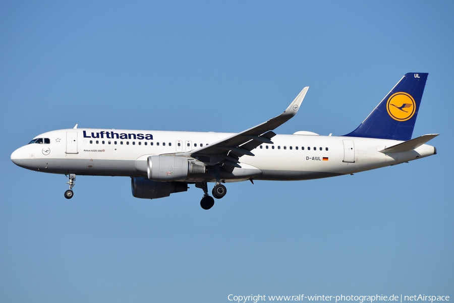 Lufthansa Airbus A320-214 (D-AIUL) | Photo 441814