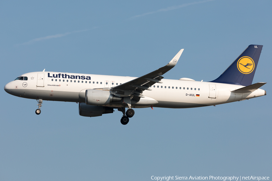 Lufthansa Airbus A320-214 (D-AIUL) | Photo 502471