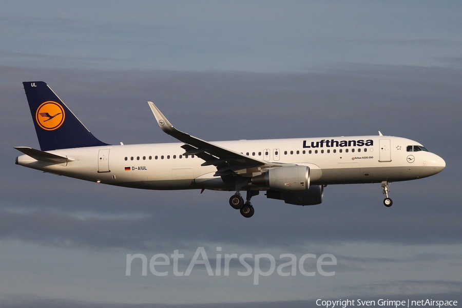 Lufthansa Airbus A320-214 (D-AIUL) | Photo 73503