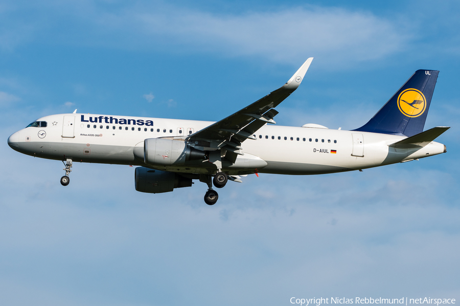 Lufthansa Airbus A320-214 (D-AIUL) | Photo 328773
