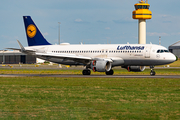 Lufthansa Airbus A320-214 (D-AIUL) at  Hamburg - Fuhlsbuettel (Helmut Schmidt), Germany