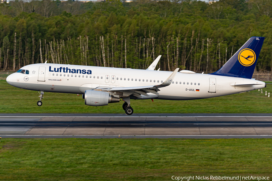 Lufthansa Airbus A320-214 (D-AIUL) | Photo 567979