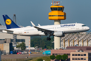 Lufthansa Airbus A320-214 (D-AIUL) at  Hamburg - Fuhlsbuettel (Helmut Schmidt), Germany