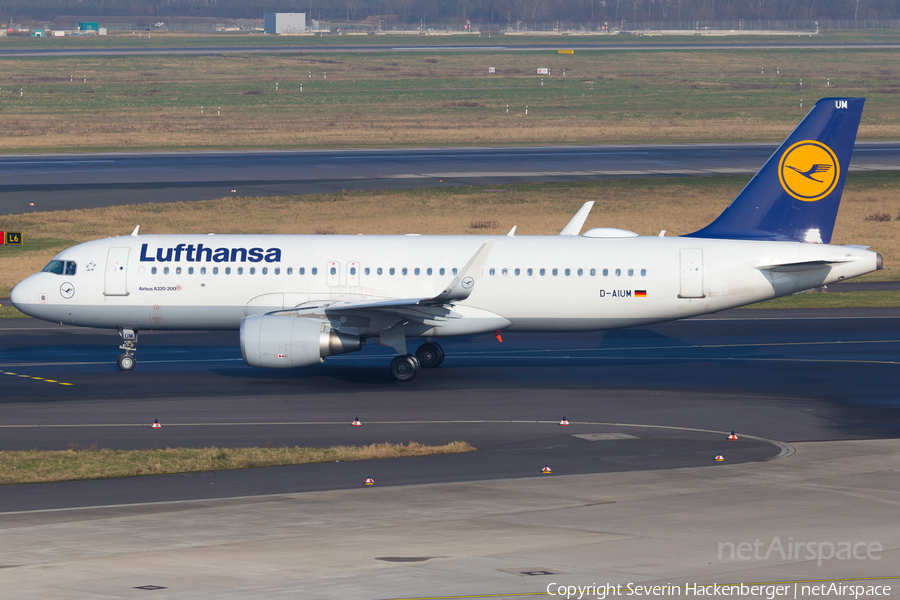 Lufthansa Airbus A320-214 (D-AIUM) | Photo 221945
