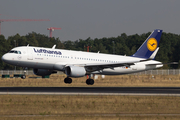 Lufthansa Airbus A320-214 (D-AIUM) at  Frankfurt am Main, Germany