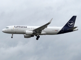 Lufthansa Airbus A320-214 (D-AIUM) at  Frankfurt am Main, Germany