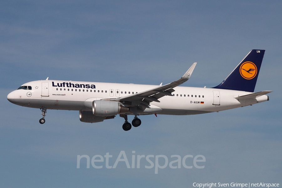 Lufthansa Airbus A320-214 (D-AIUM) | Photo 170123