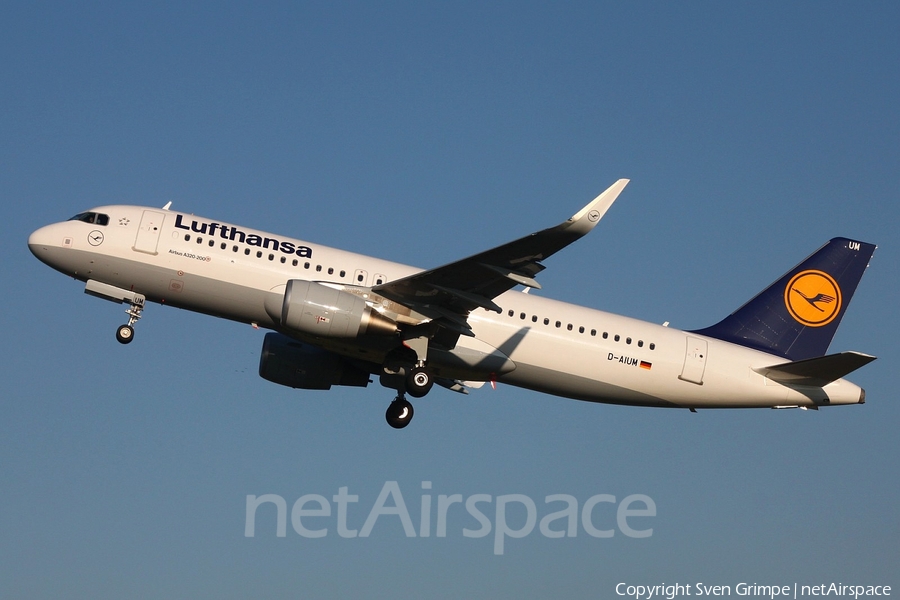 Lufthansa Airbus A320-214 (D-AIUM) | Photo 88181