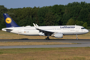 Lufthansa Airbus A320-214 (D-AIUM) at  Hamburg - Fuhlsbuettel (Helmut Schmidt), Germany