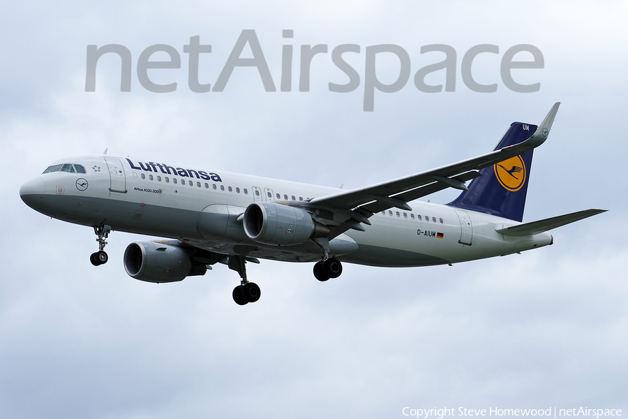 Lufthansa Airbus A320-214 (D-AIUM) | Photo 168493