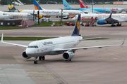 Lufthansa Airbus A320-214 (D-AIUM) at  Manchester - International (Ringway), United Kingdom