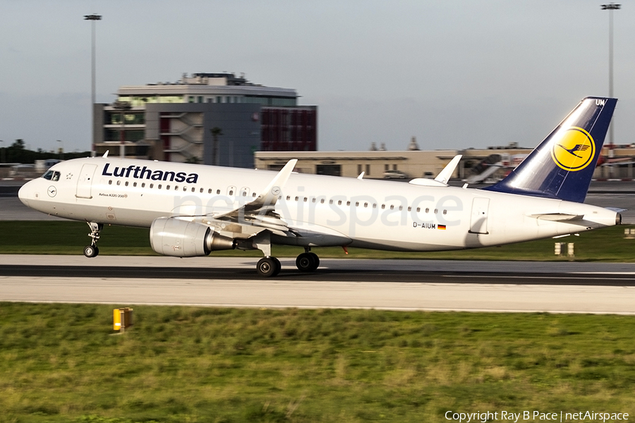Lufthansa Airbus A320-214 (D-AIUM) | Photo 273832