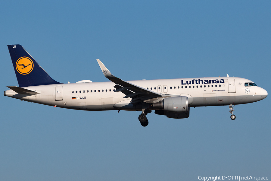 Lufthansa Airbus A320-214 (D-AIUN) | Photo 224176