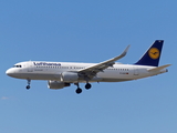 Lufthansa Airbus A320-214 (D-AIUN) at  Frankfurt am Main, Germany