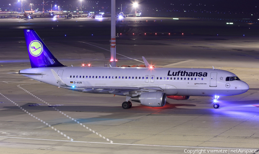 Lufthansa Airbus A320-214 (D-AIUN) | Photo 134639